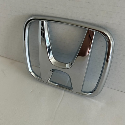 Honda front grille emblem - honda, cr-v