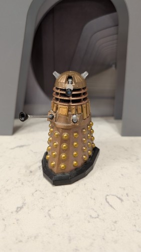 Doctor who bronze gold - bronze, dalek