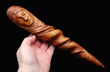 The High Priestess Wand, hand