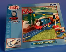 Tomy Trackmaster Motorised Thomas Station Set - Thomas & Friends (2002)
