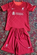 ADULT LIVERPOOL FOOTBALL STRIP SIZE SMALL VERY GOOD CONDITION 