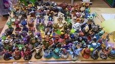 huge skylander figure bundle