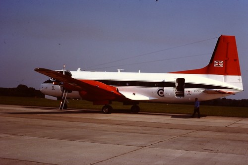 Queen flight hawker - queen's,