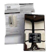 LAP Dual Voltage Shaver Socket