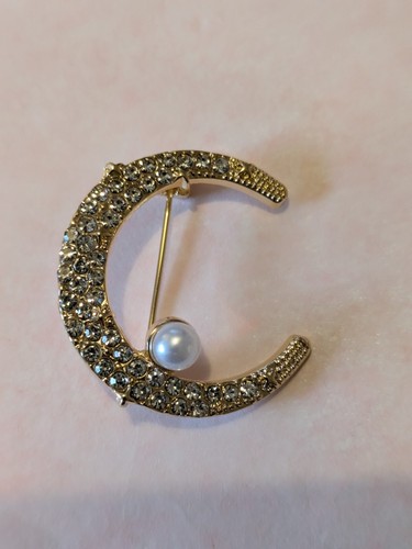 Crescent moon brooch - moon,