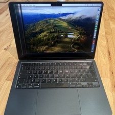 MacBook Air M3 16gb cracked