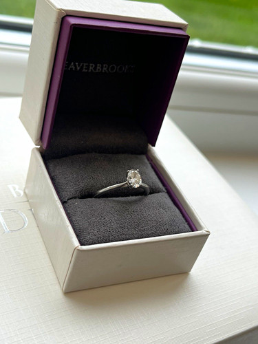 Beaverbrooks platinum 950 oval - platinum,