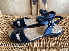 HOTTER ‘ISLAND’ BLACK