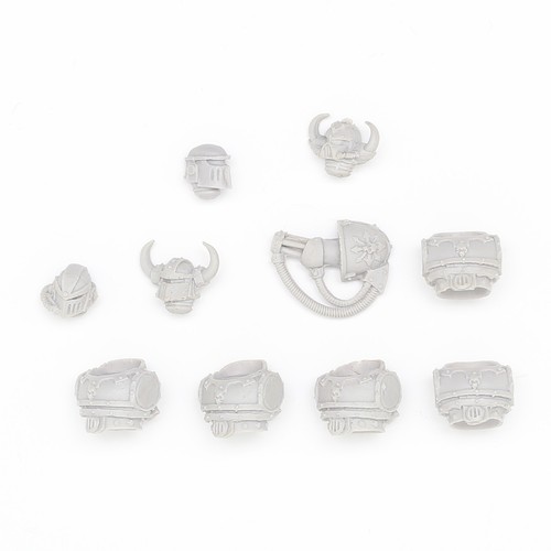 Iron warriors torsos heads - torsos,