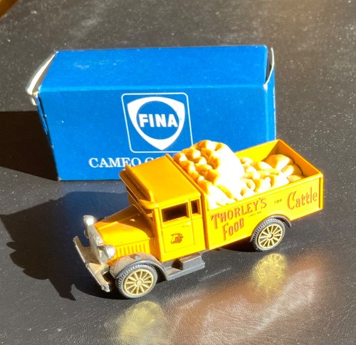 Corgi morris truck thorleys - morris, truck,