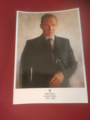 Props james bond m - -,
