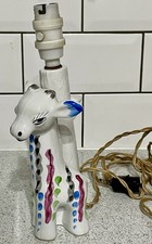 QUIRKY VINTAGE CERAMIC HAND PAINTED GIRAFFE & TREE TRUNK TABLE LIGHT c1950's