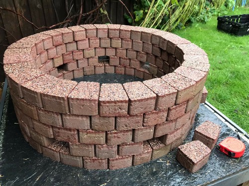 Rounded fire pit - rounded, brick
