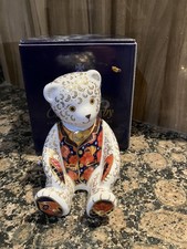ROYAL CROWN DERBY  HONEY BEAR