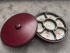 VINTAGE CHINESE LAZY SUSAN PORCELAIN  HORS D’OEUVRES SET WITH WOODEN DISH &LID