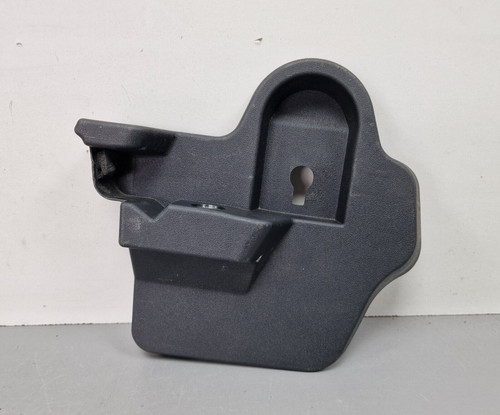 2013 toyota auris rear driver - rear,
