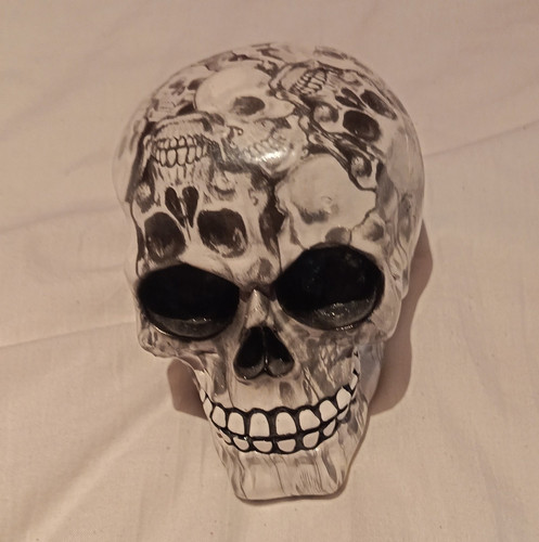 Skull ornament freestanding - skull,