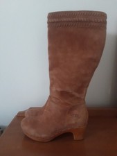 UGG LADIES LIGHT TAN PLATFORM