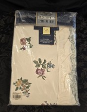 DORMA PREMIER, Garlandia, Lined Scalloped Pelmet, V & A  Collection, 440cms Wide