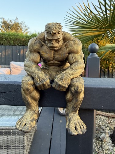 Hulk shelf sitter home - sitter,