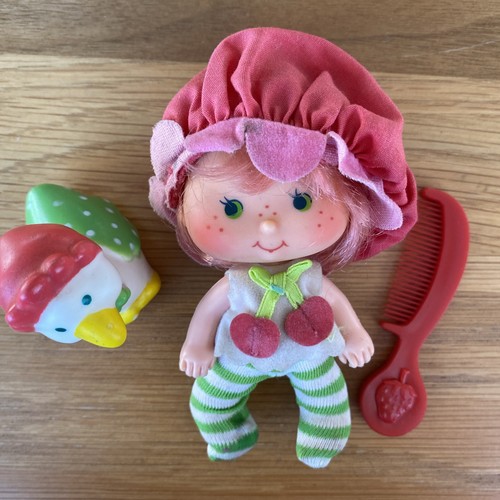Vintage strawberry shortcake - strawberry,