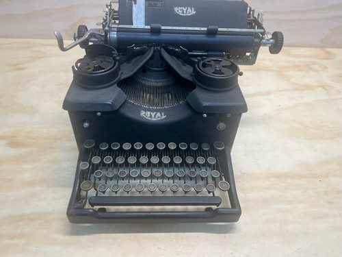 Vtg royal model desktop - model, 10