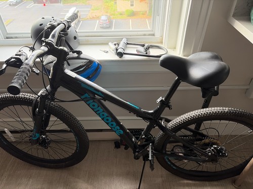 Mongoose mountain bike - 27.5",