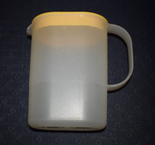 Vintage Tupperware 1 Litre