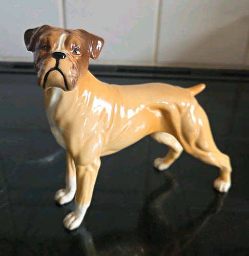 Beswick boxer dog porcelian - dog,