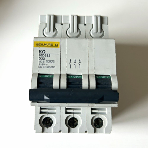 Square kq10d332 pole 32a - kq10d332,