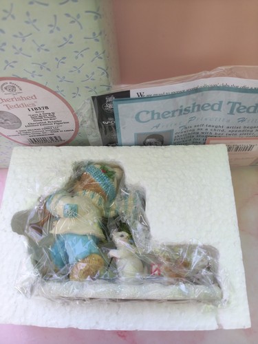 Cherished teddies figurine - teddies,