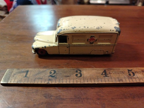 Dinky toys daimler - toys, ambulance
