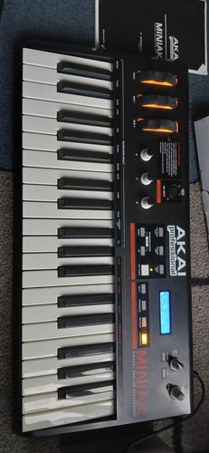 Akai miniak professional - miniak,