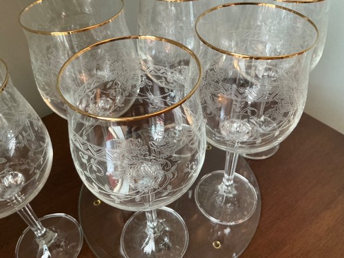 Vintagefloral printed wine - printed,