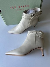 TED BAKER ANKLE BOOTS CREAM