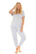 Famous Make Ladies Lounge