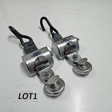 2 X Q Straint Retractors