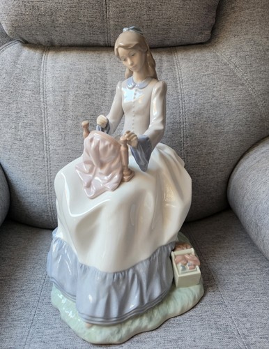Rare nao lladro large figurine - rare,