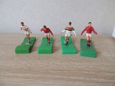 4 SUBBUTEO RUGBY KICKERS WITH