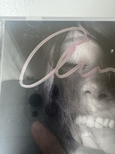 Signed ariana grande petal - signed,