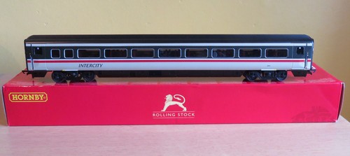 Hornby r40156 4 standard - br, mk.4