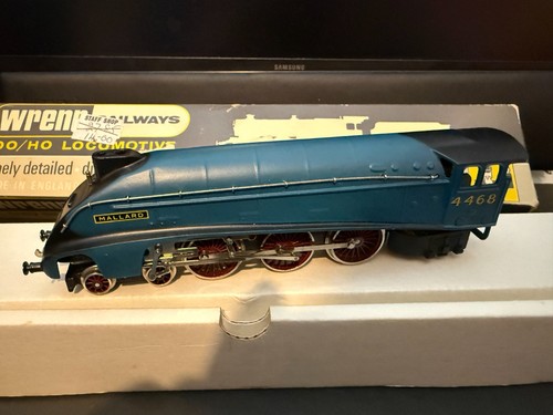 Boxed wrenn w2210 lner - boxed,