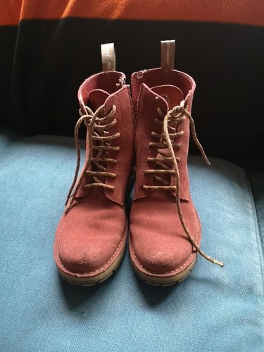 Art company women - company, suede