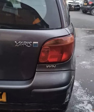 A GENUINE TOYOTA YARIS MK1   5 /3DOOR   REAR LIGHT RIGHT  SIDE 99-05