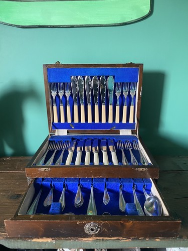 Antique piece canteen of - 52,