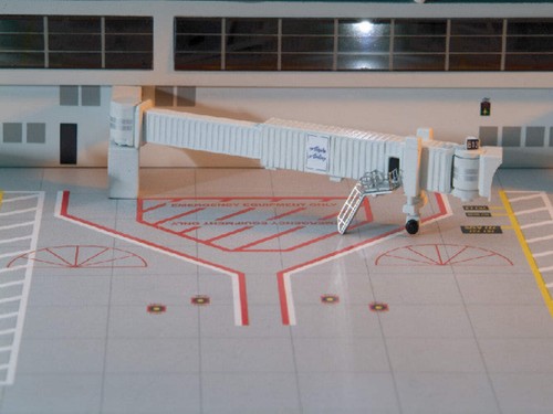 Gemini jets piece airport - gemini,