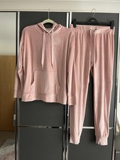 La Marquise Lounge Suit