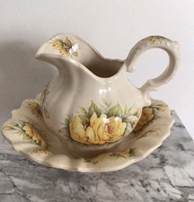 Victorian style washstand - -,