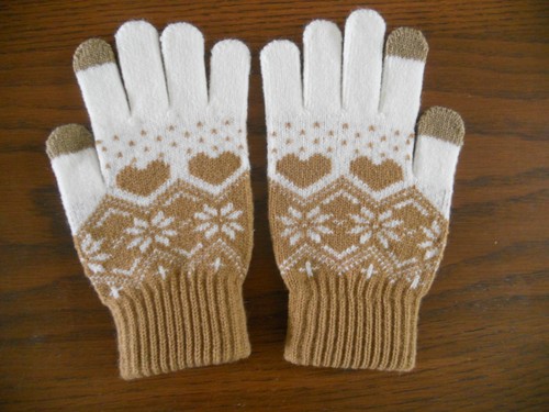 Pair smallish gloves - of,