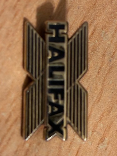 Small brooch with halifax - small,
